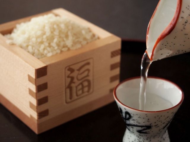 お米から作られた日本酒